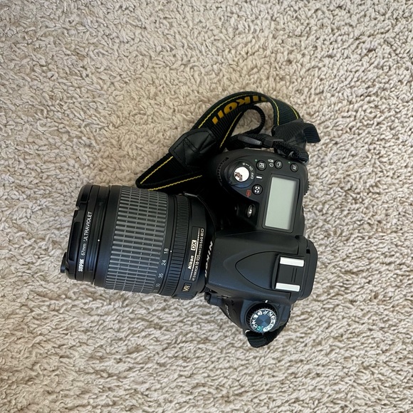 Nikon D90 DSLR camera - Picture 2 of 8